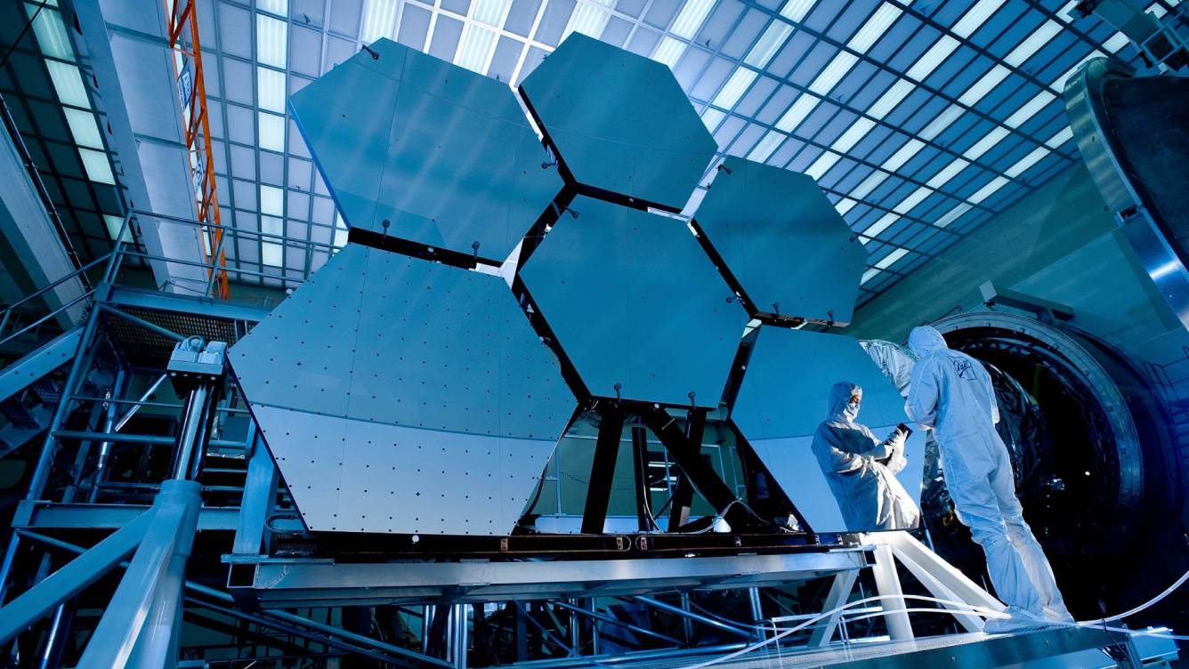 2 Mitarbeiter der Industrie - Spezialreinigung Reinraum-Technik von Clean Excellence.